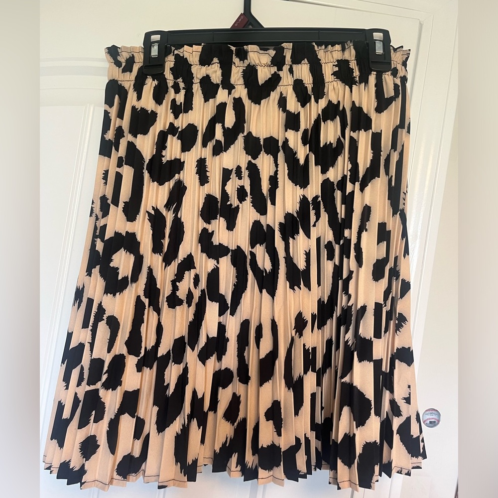 Fun leopard skirt!